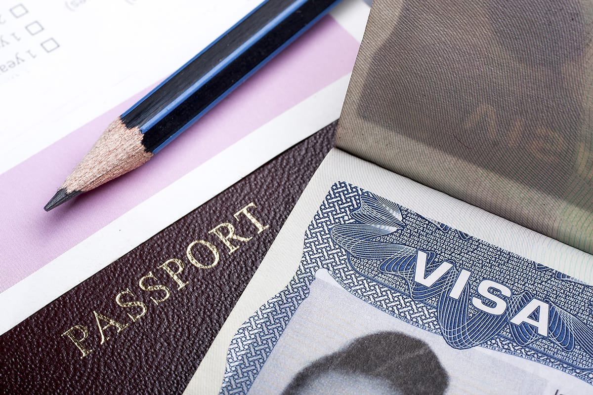 Когда начнут выдавать визы и грин-карты?